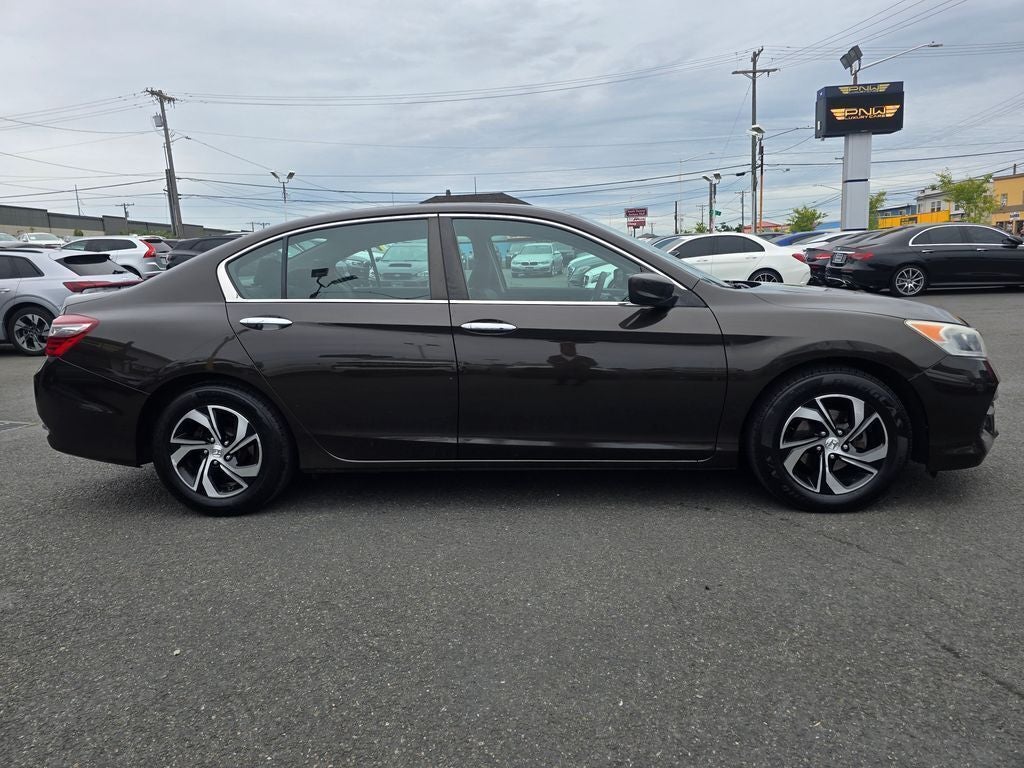 2016 Honda Accord — detail view