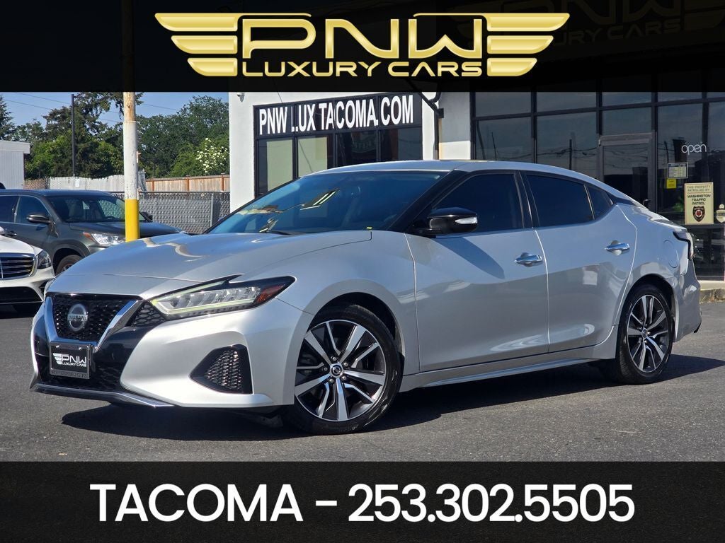 2019 Nissan Maxima 3.5 SV in Brilliant Silver Metallic — front three-quarter view