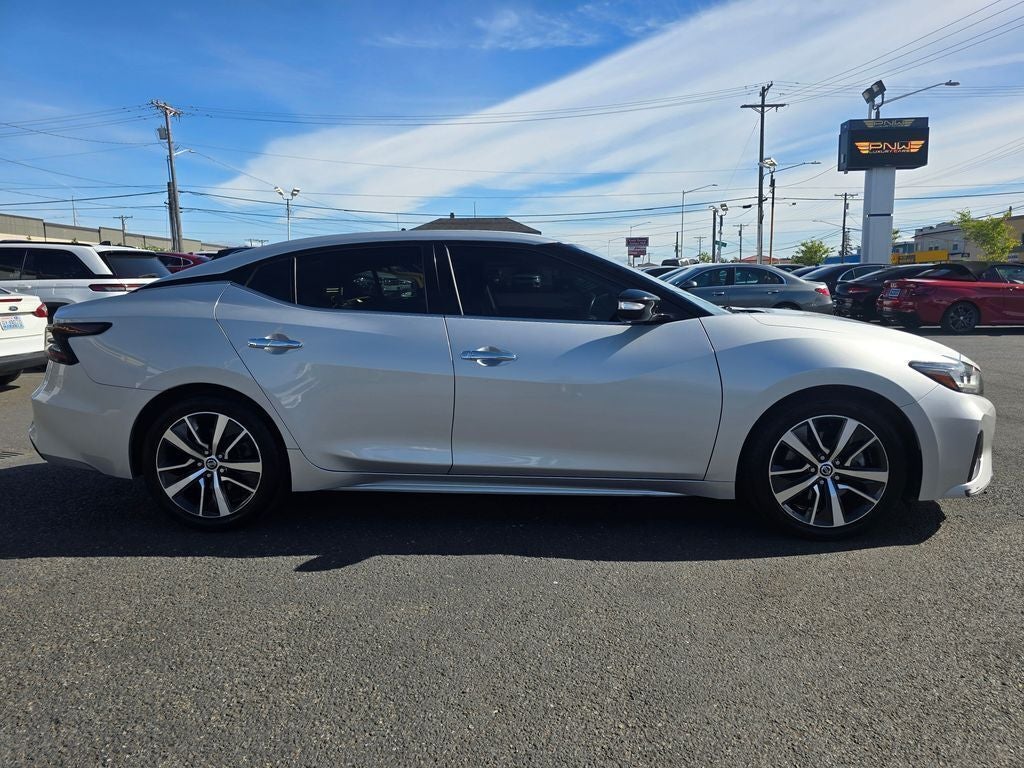 2019 Nissan Maxima — detail view