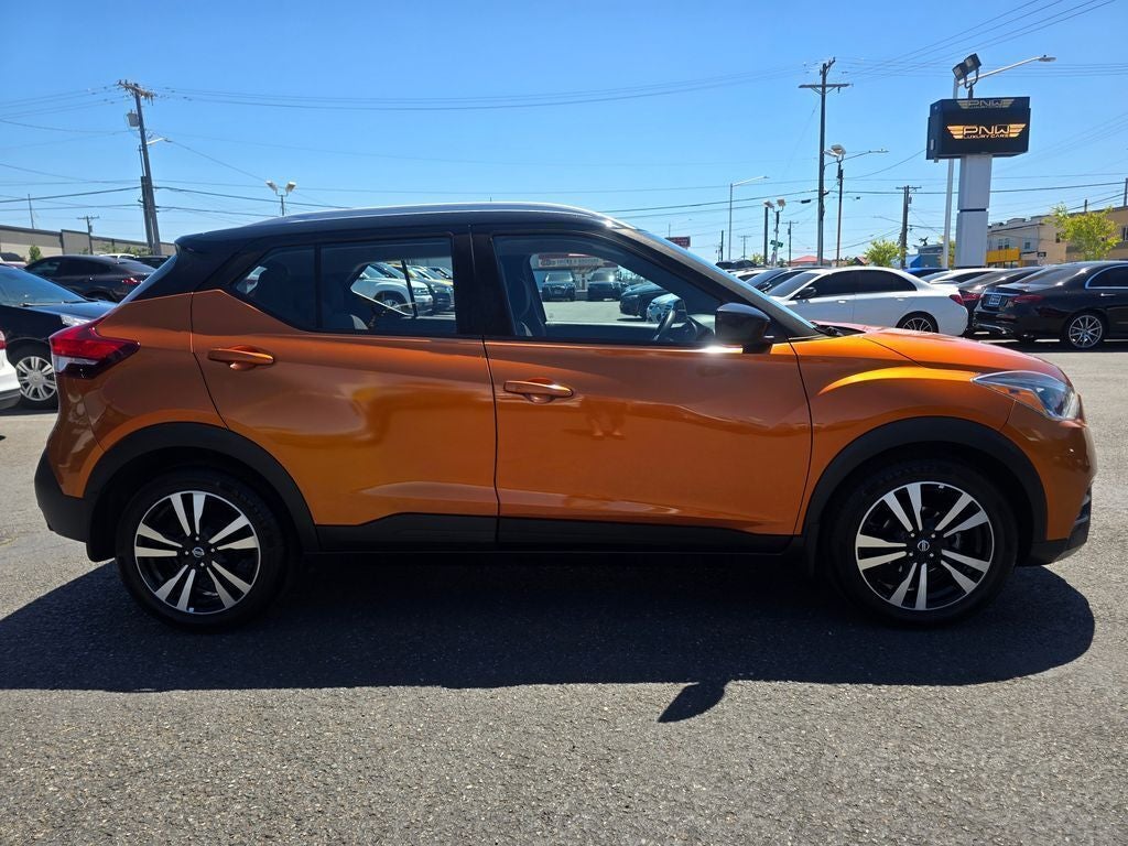 2020 Nissan Kicks — detail view