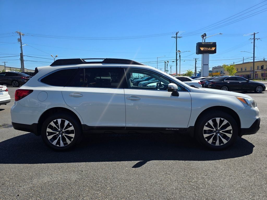 2017 Subaru Outback — detail view