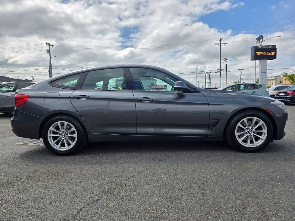 2014 BMW 3 Series — detail view